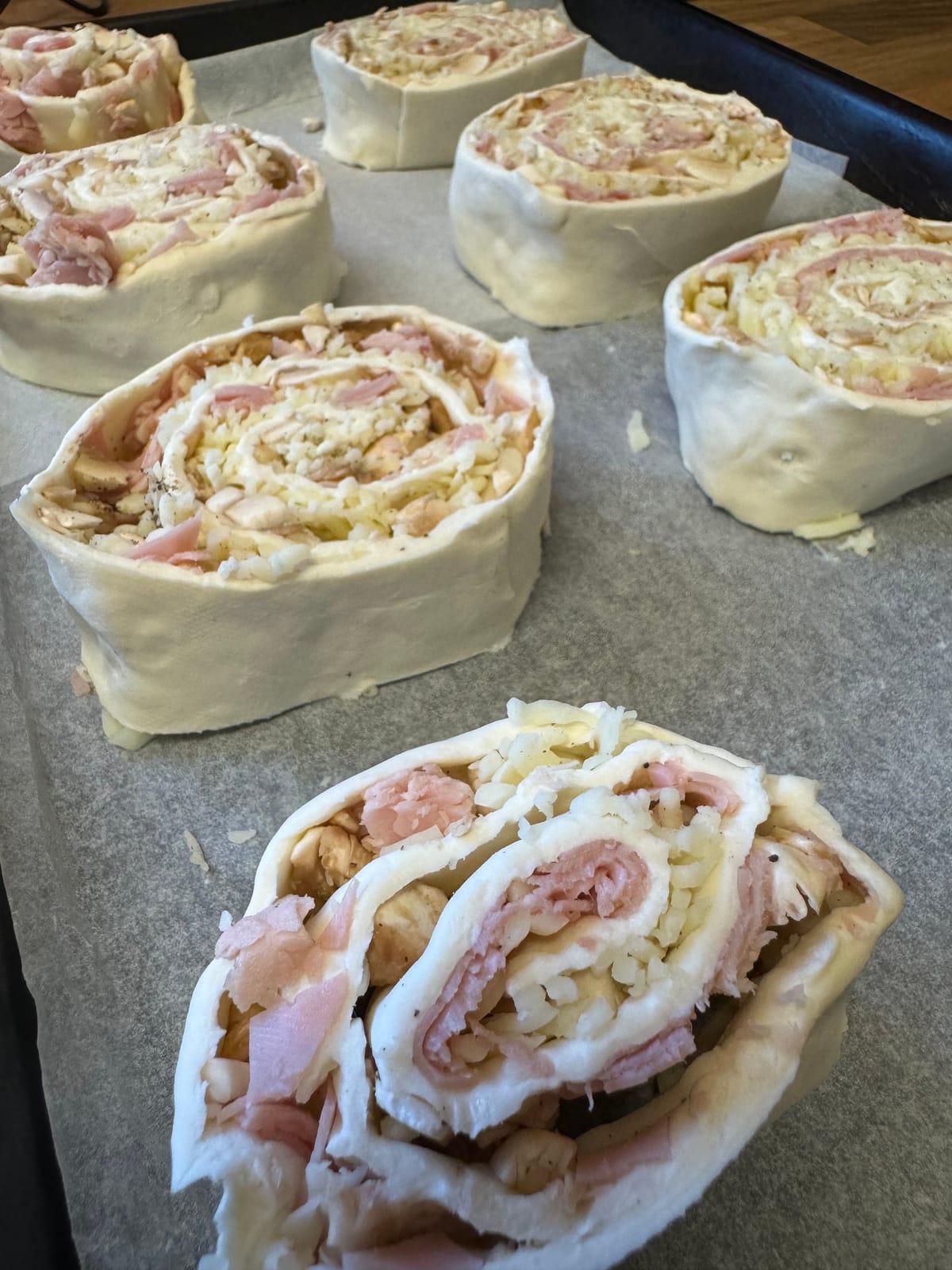 Ham, Mushroom & Mozzarella Pinwheels