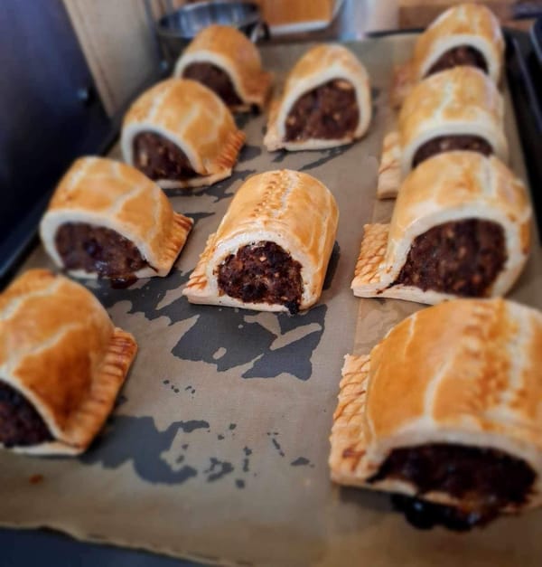 Craving Comfort: Easy & Delicious Cheese & Pickle Sausage Rolls