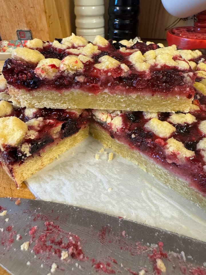 Summer Berry Crumble Bars: The Easiest Delicious Dessert